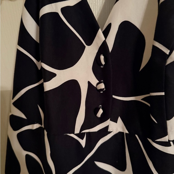 Elegant White House Black Market Black and White Halter Dress - Picture 3 of 6